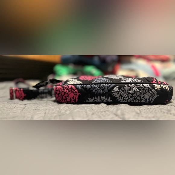 Vera Bradley retired Pattern Canterberry Magenta. - Picture 5 of 7